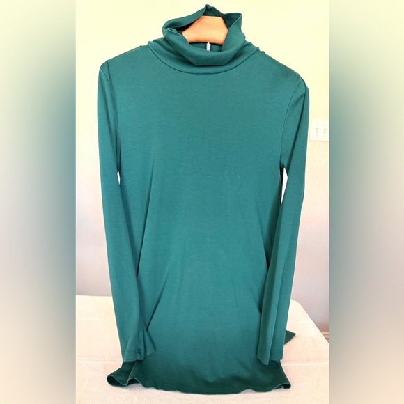 J. Jill green Turtleneck Tunic with side vent - Picture 2 of 3